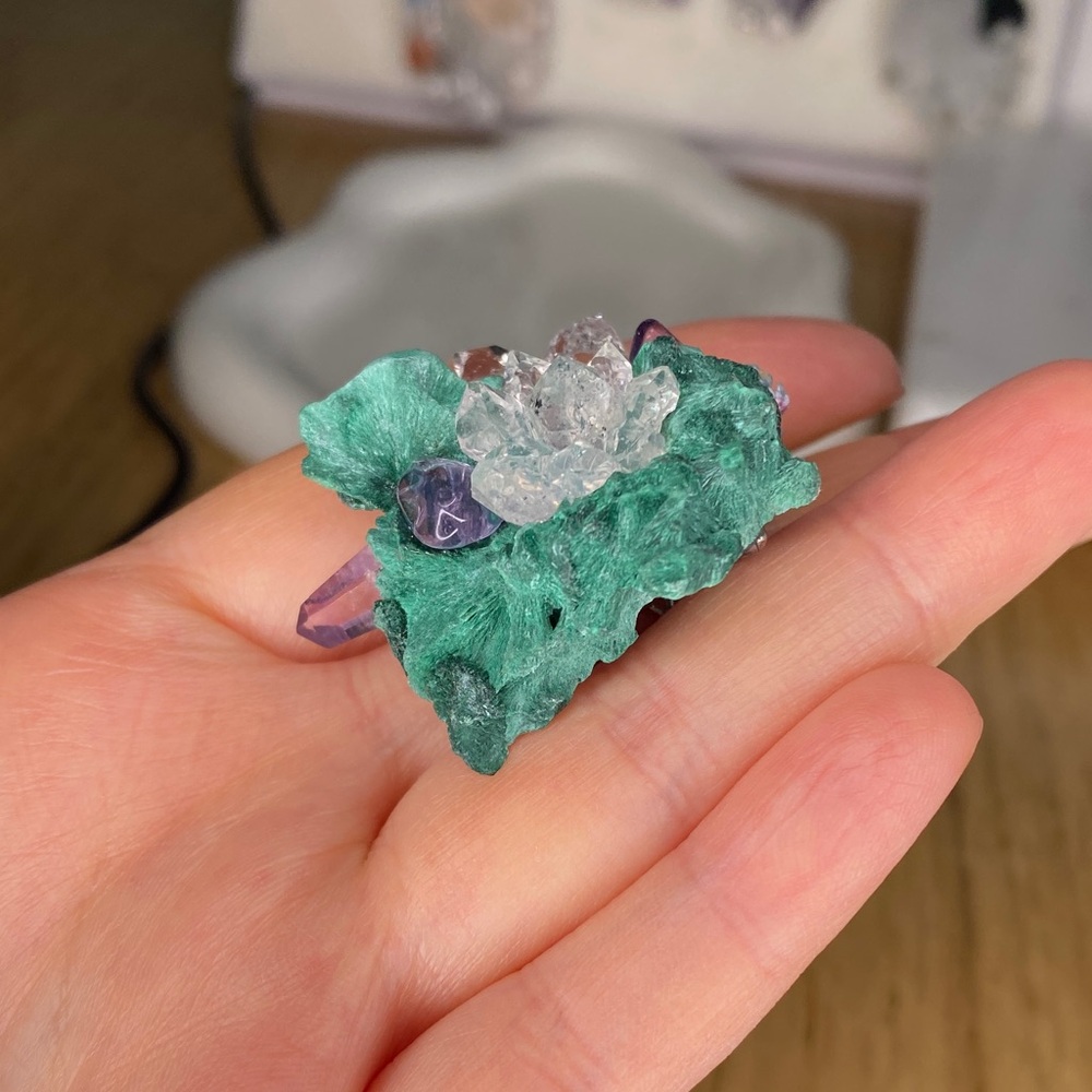 Green Crystal Cluster Statement Ring With Clear A… - image 8